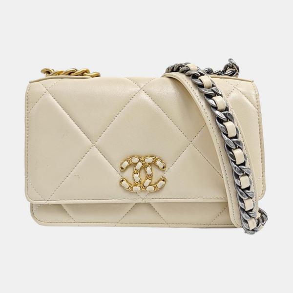 CHANEL 19 WOC Quilted Lambskin Beige