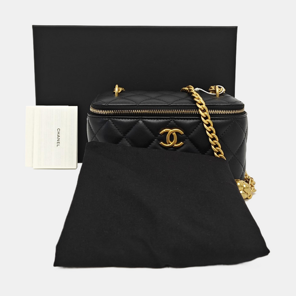 VANITY CASE Medium Quilted Lambskin Black