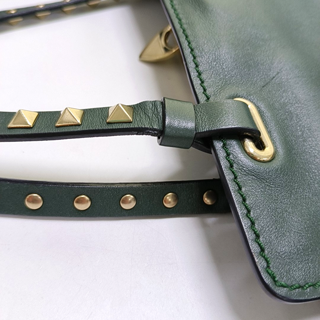 Authenticated pre-owned  Rockstud Small Calfskin Green - Tote Bag at Looply