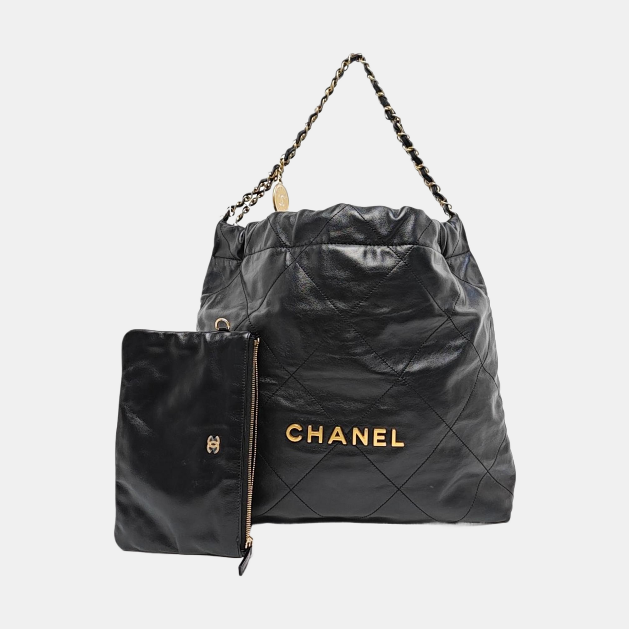 CHANEL 22 Medium Quilted Calfskin Black