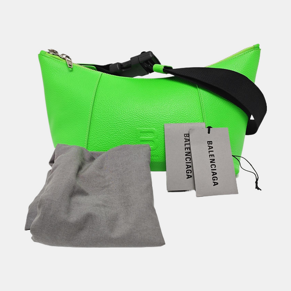 Authenticated pre-owned  Hourglass Calfskin Green - Top Handle Bag at Looply