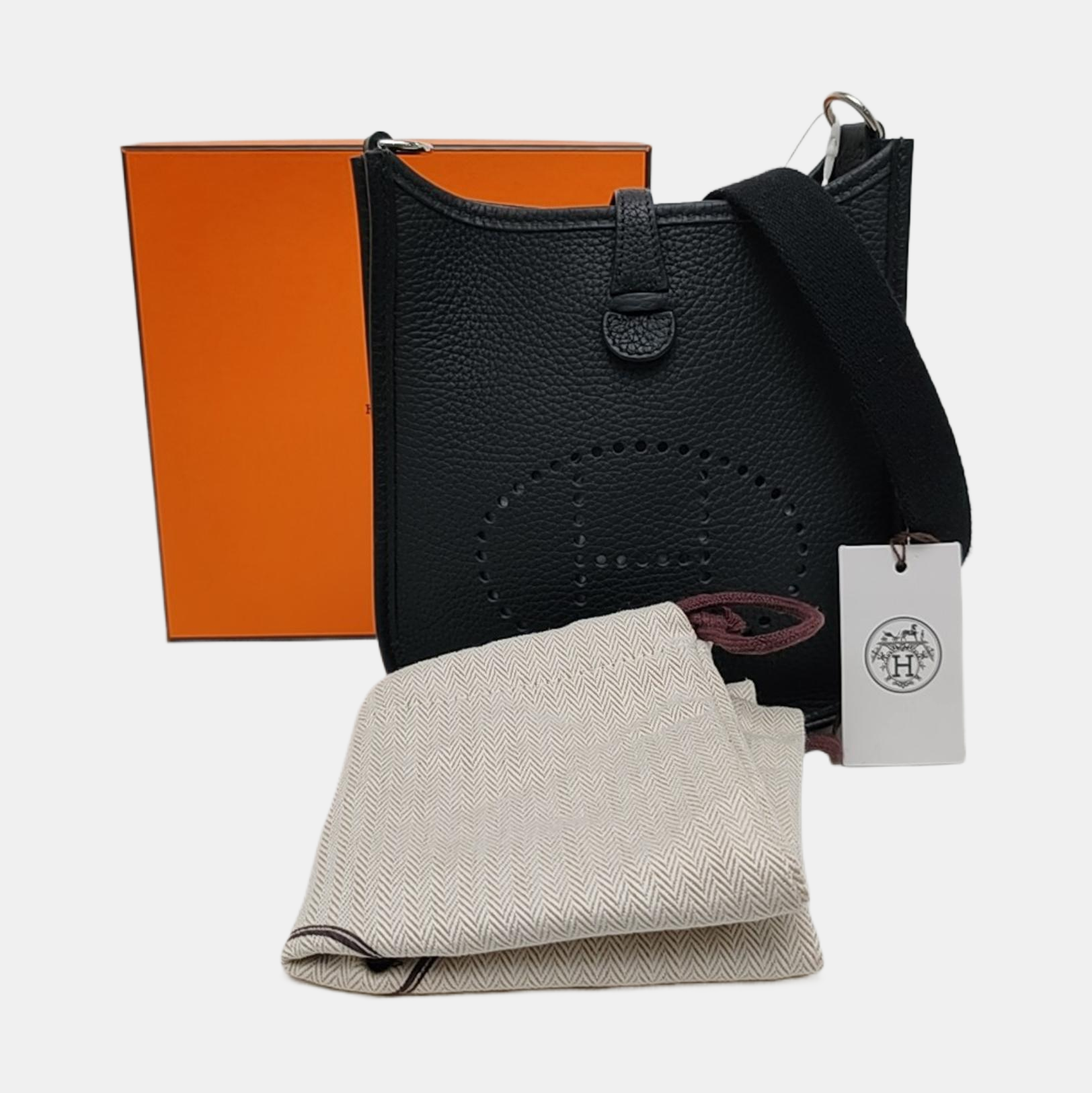Authenticated pre-owned  Evelyne 16 Clemence Black - Shoulder Bag at Looply