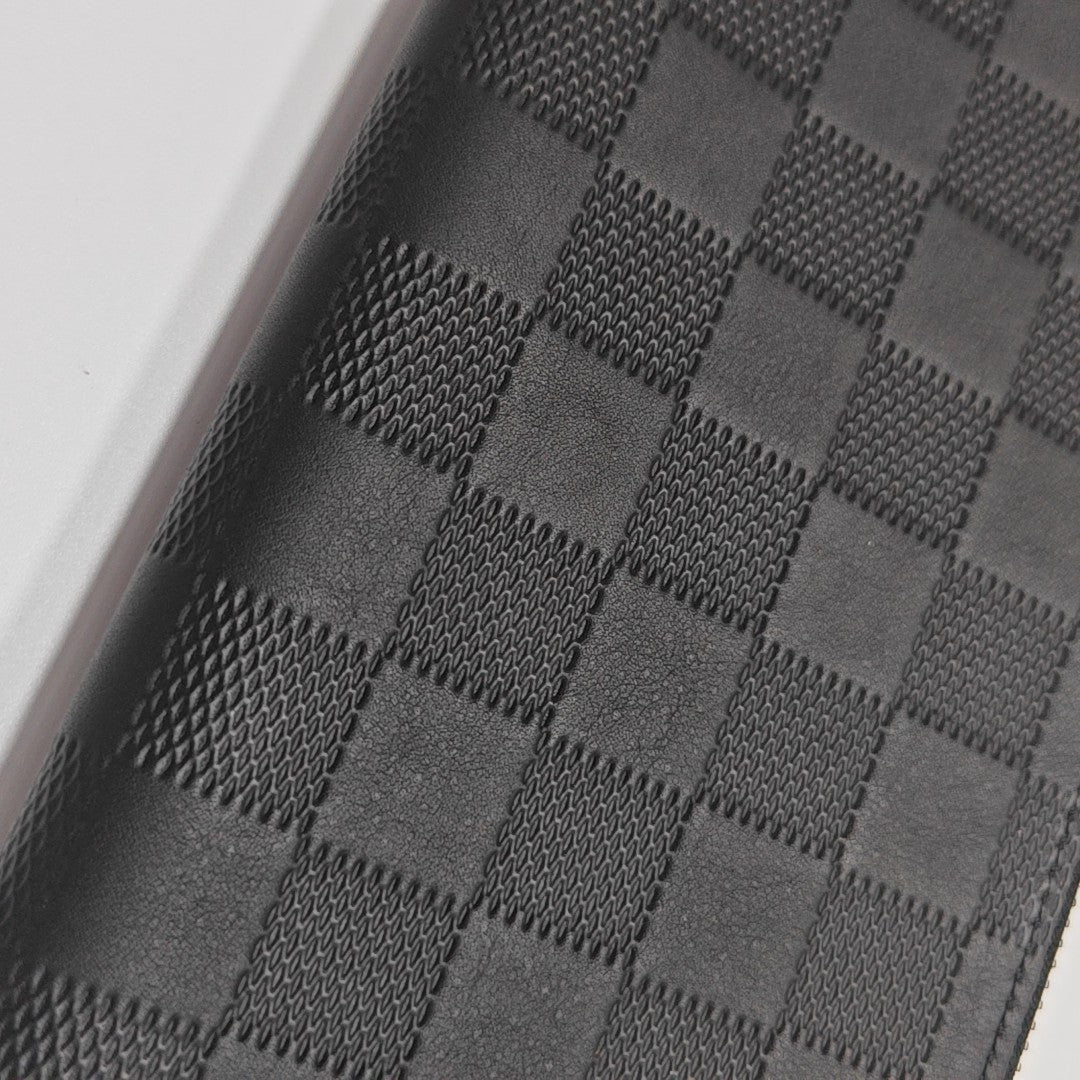 ZIPPY Damier Graphite Calfskin Black Wallet