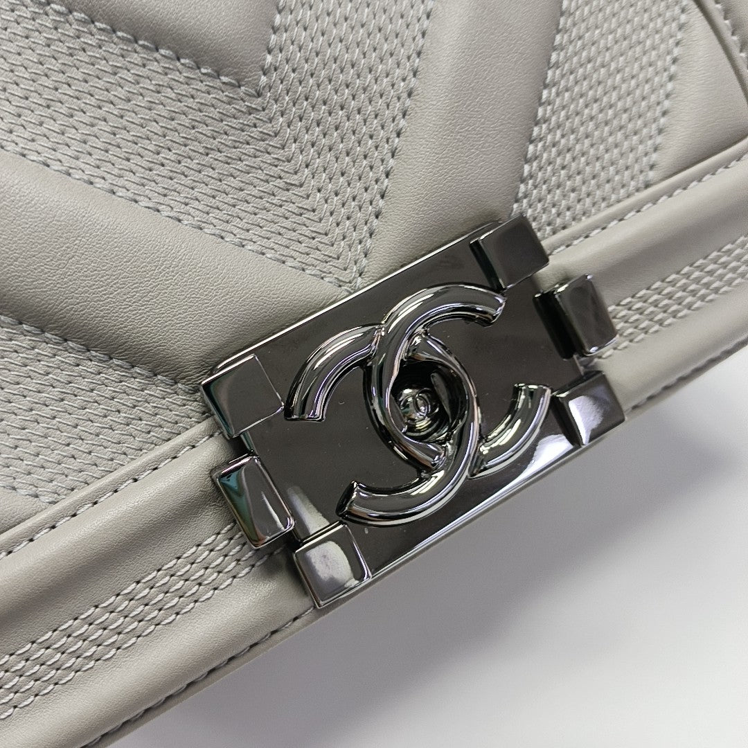 BOY CHANEL Small Chevron Calfskin Gray