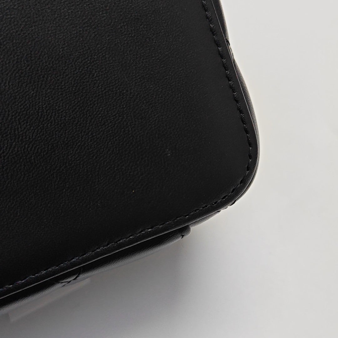 VANITY CASE Small Quilted Lambskin Black