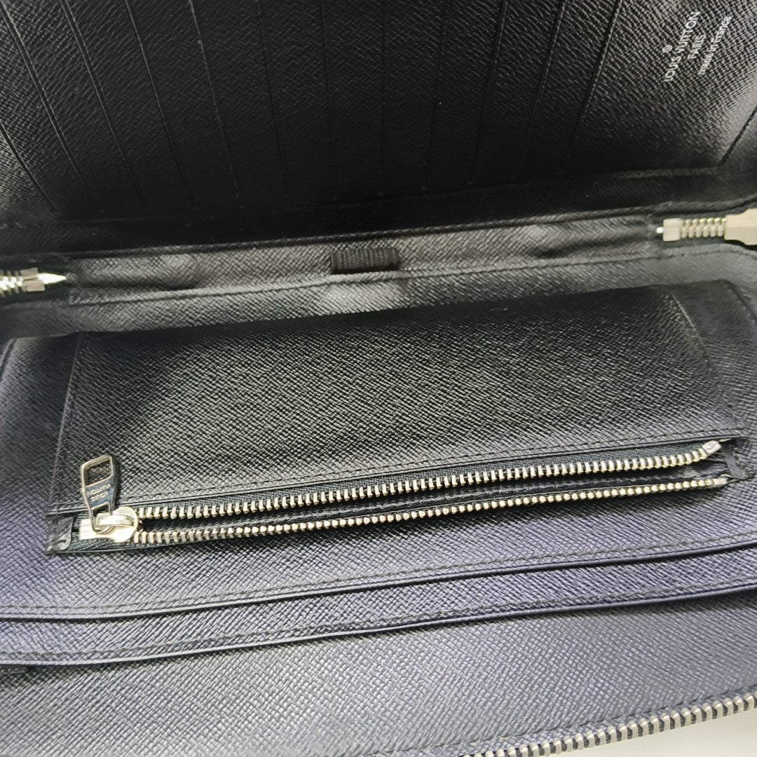 Damier Graphite Coated Canvas Clutch Gray