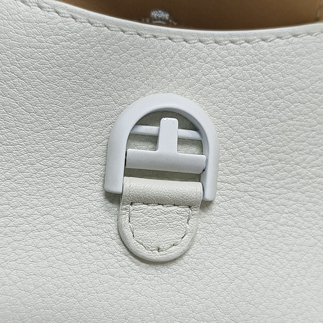Brillant Leather White Coin Purse
