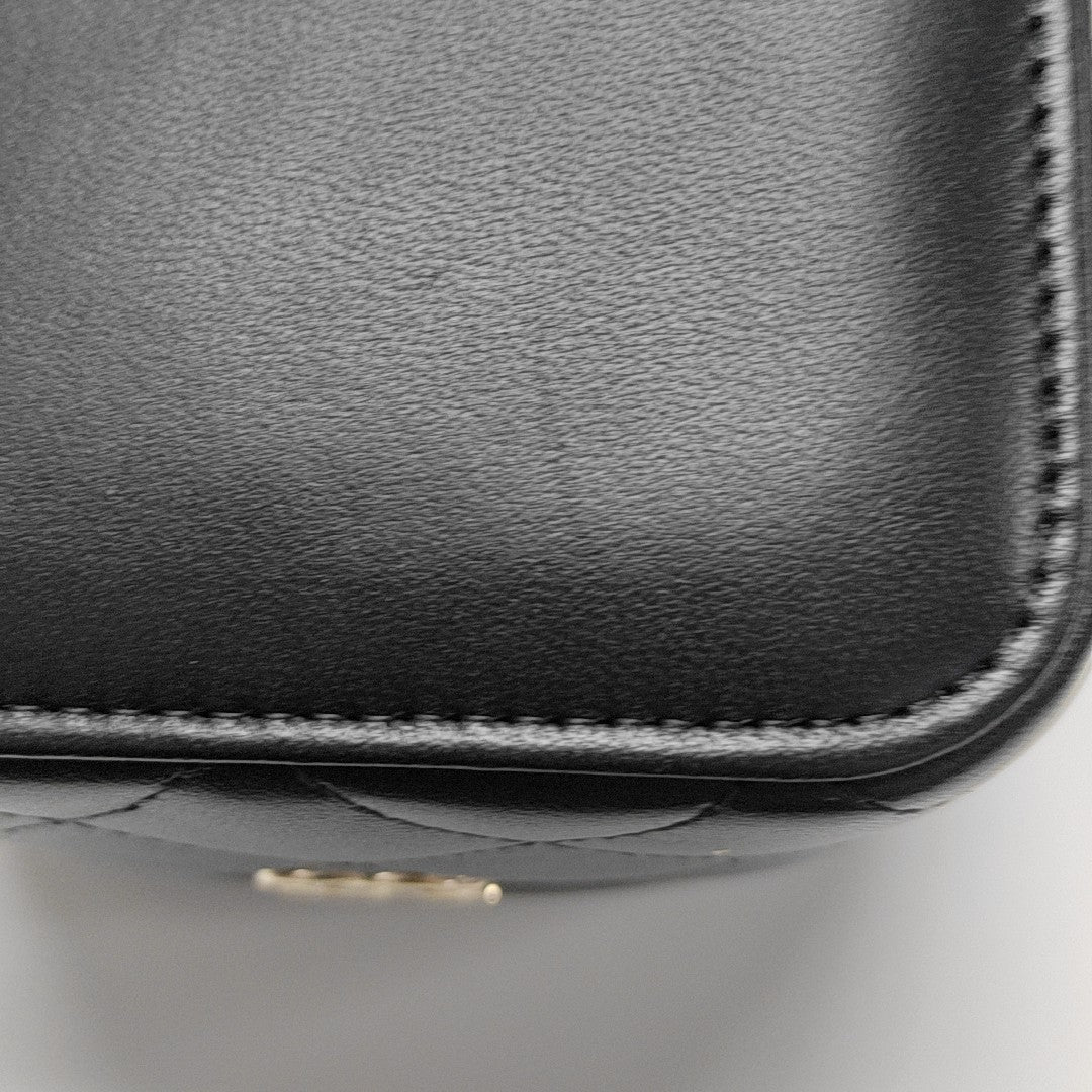 VANITY CASE Mini Quilted Lambskin Black