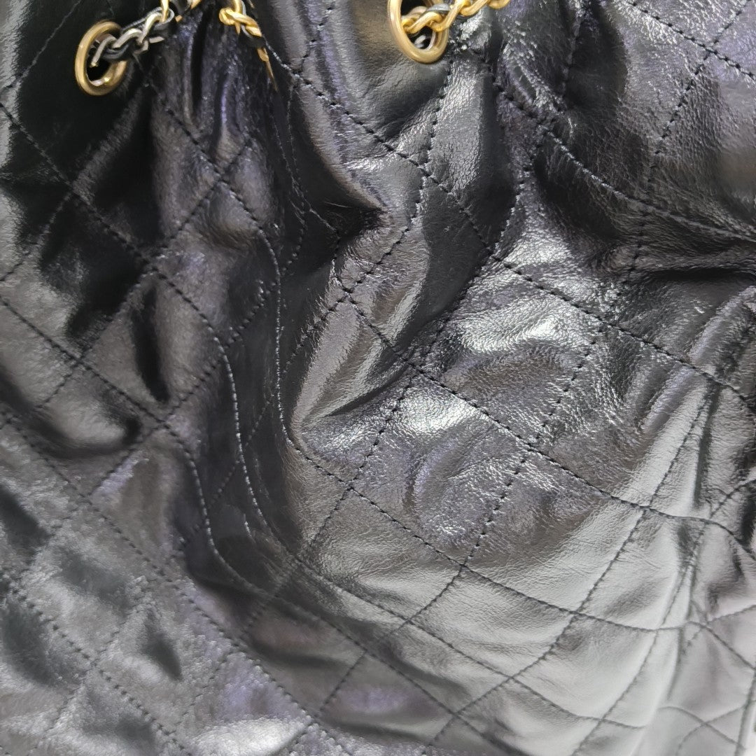 CHANEL 25 Medium Quilted Calfskin Black