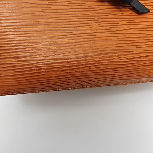 Authenticated pre-owned  NÉONOÉ MM Epi Brown - Bucket Bag at Looply