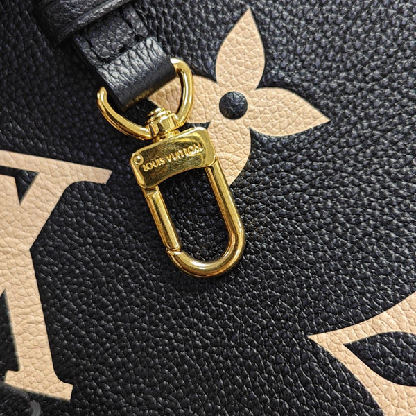 NÉONOÉ MM Calfskin Black