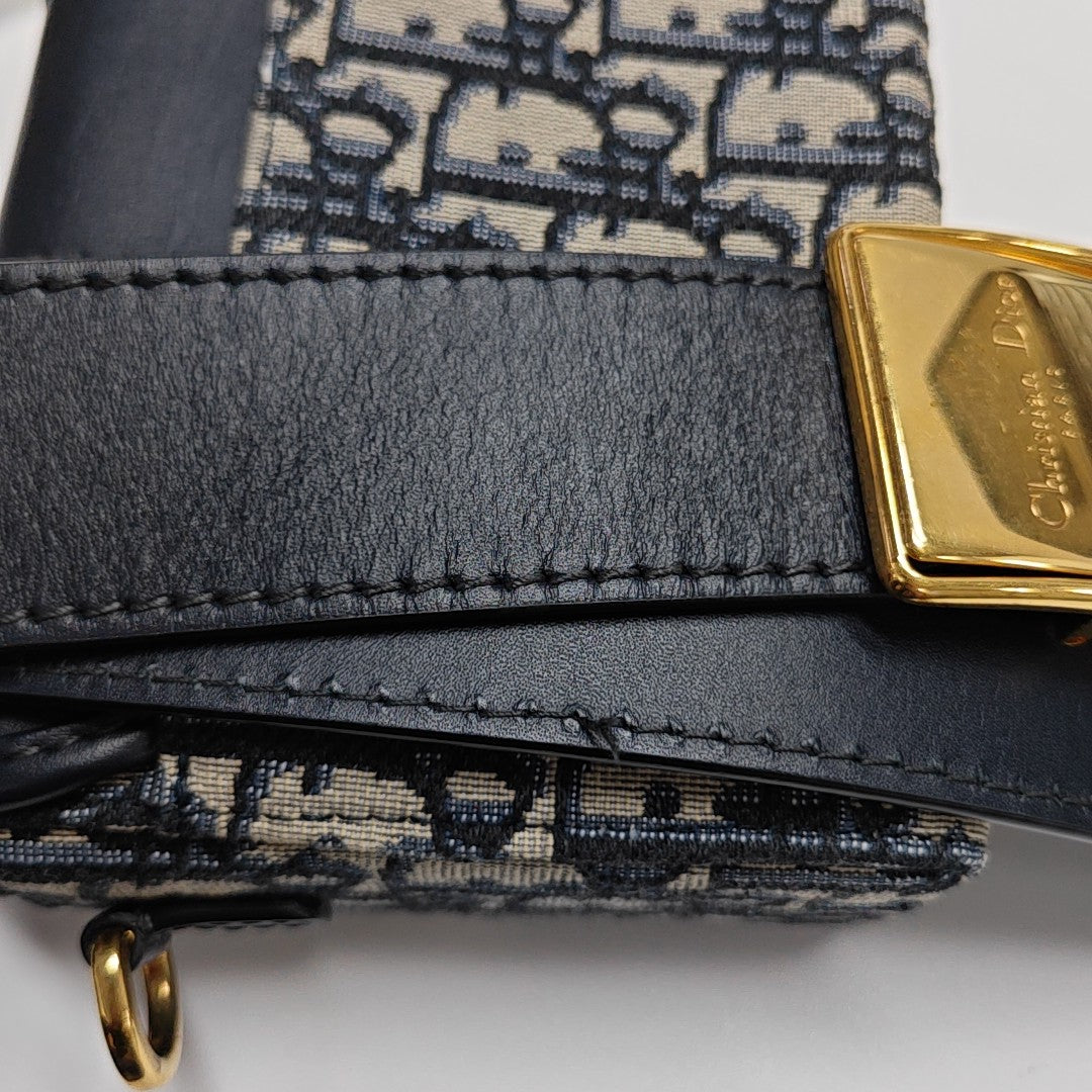 30 Montaigne Mini Oblique Canvas Blue