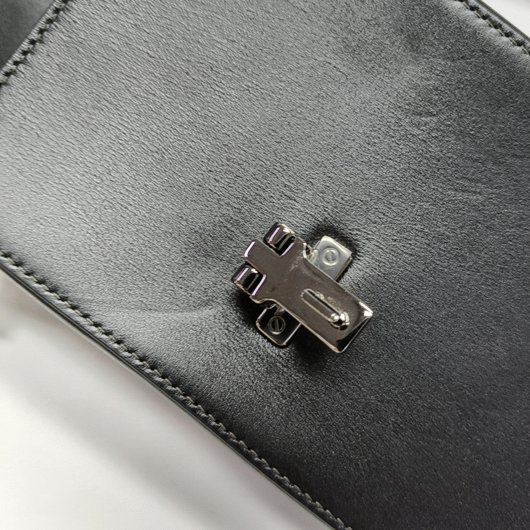 Lock Calfskin Black