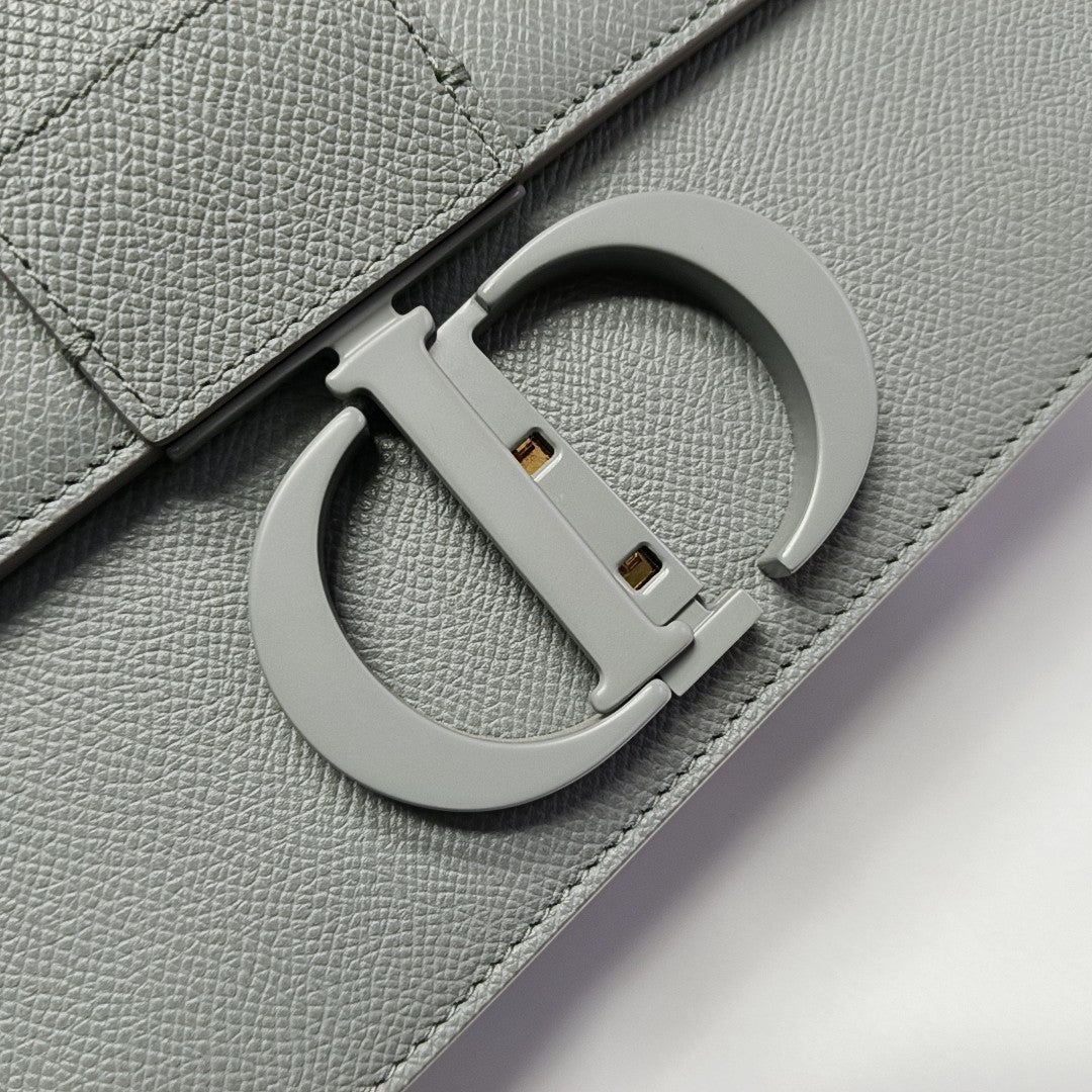 30 Montaigne Medium Calfskin Gray