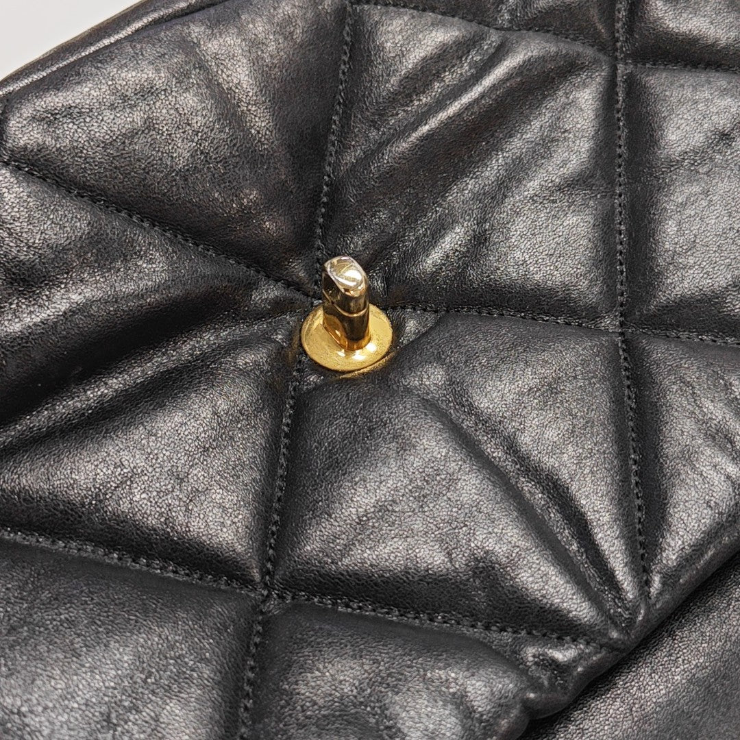 CHANEL 19 Medium Quilted Lambskin Black