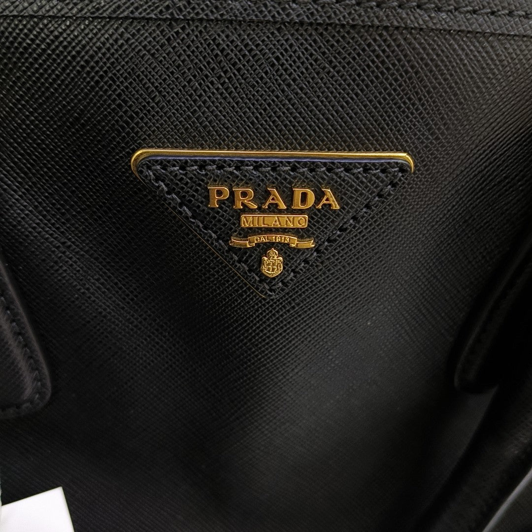 Saffiano Calfskin Shoulder Bag Black