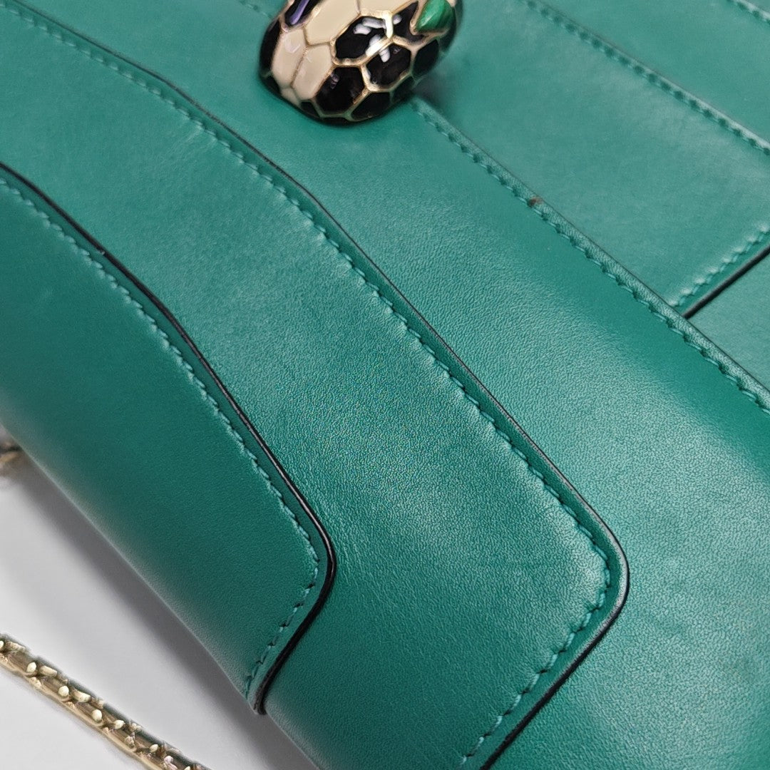 SERPENTI FOREVER Medium Calfskin Green