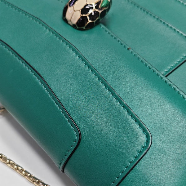 SERPENTI FOREVER Medium Calfskin Green