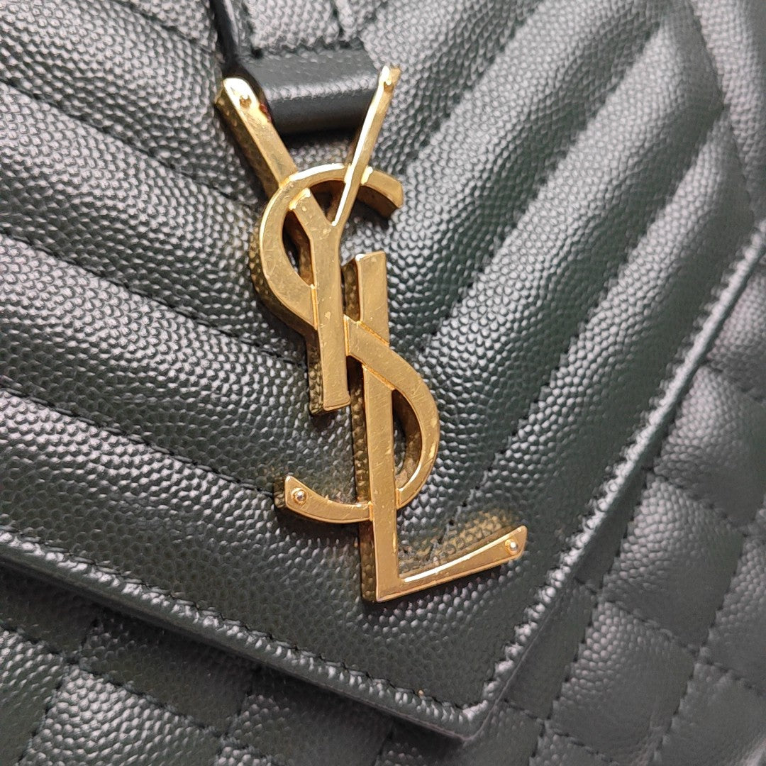 ENVELOPE Medium Chevron, Quilted Calfskin Green