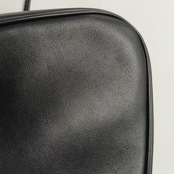 TRIANGLE Calfskin Black