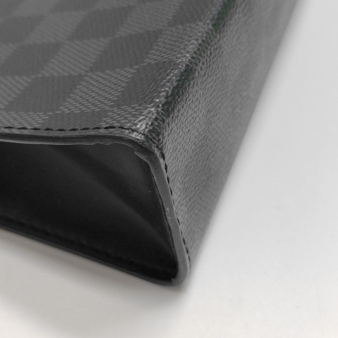 Pochette Voyag MM Damier Graphite Coated Canvas Gray