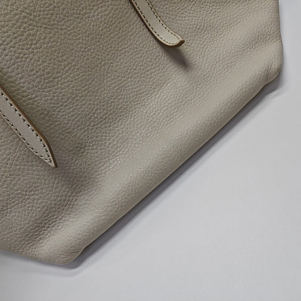Salisbury Medium Calfskin Beige