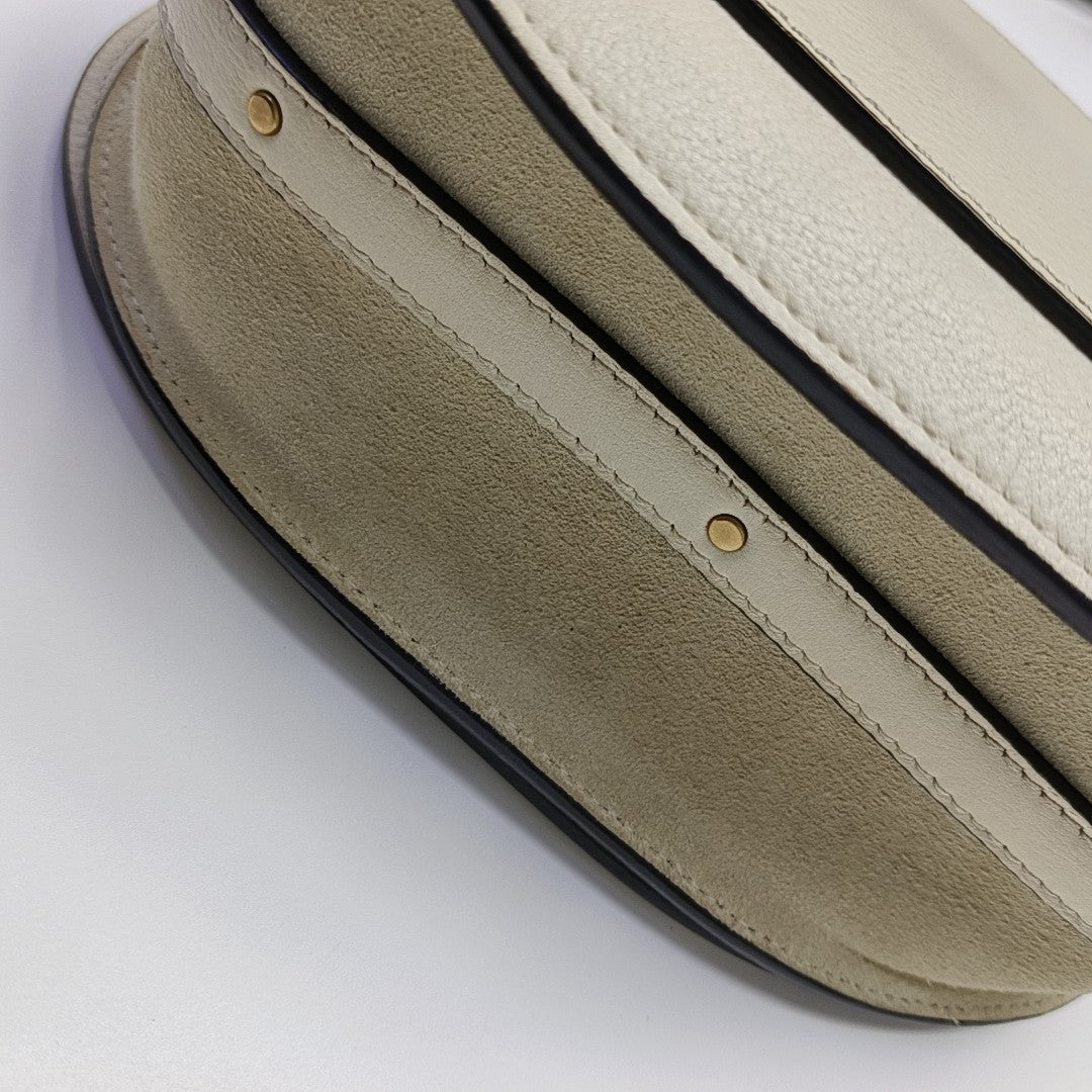 Nile Medium Calfskin White