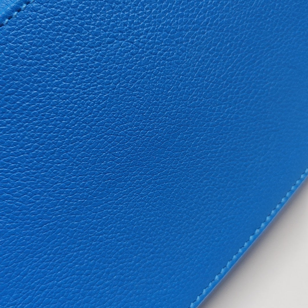 Kelly 28 Evercolor Blue