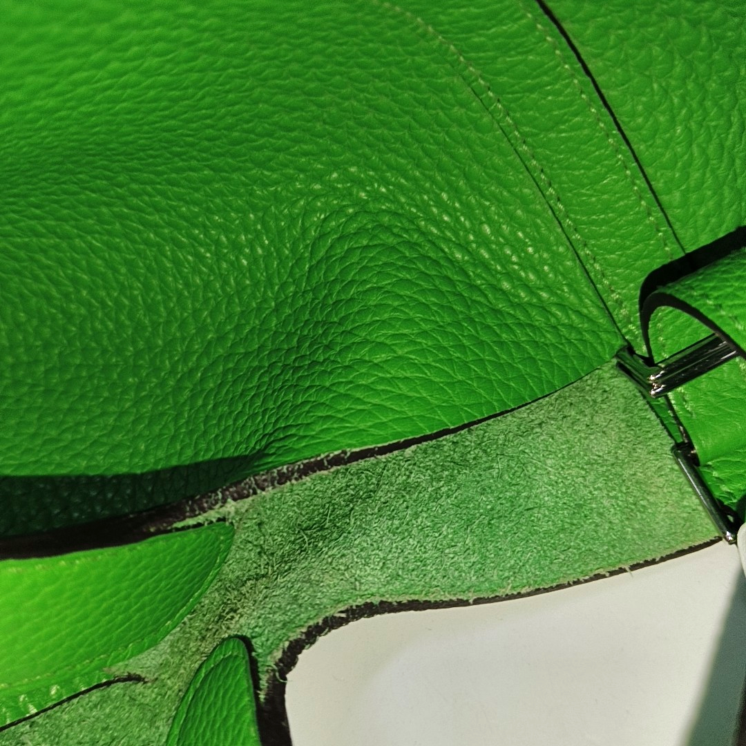 Authenticated pre-owned  Picotin Lock 22 Clemence Green - Bucket Bag at Looply