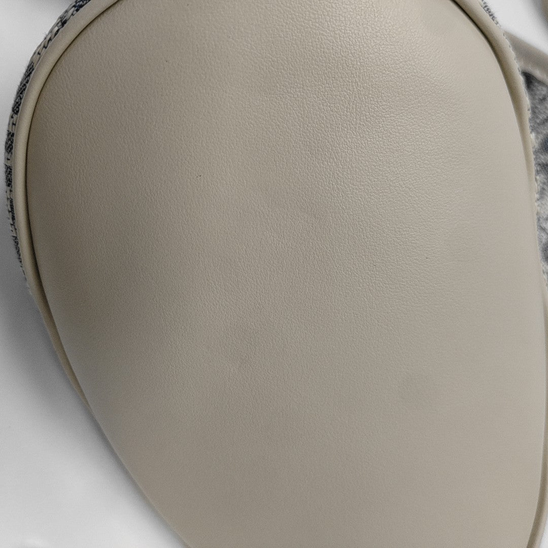30 Montaigne Mini Oblique Canvas Blue