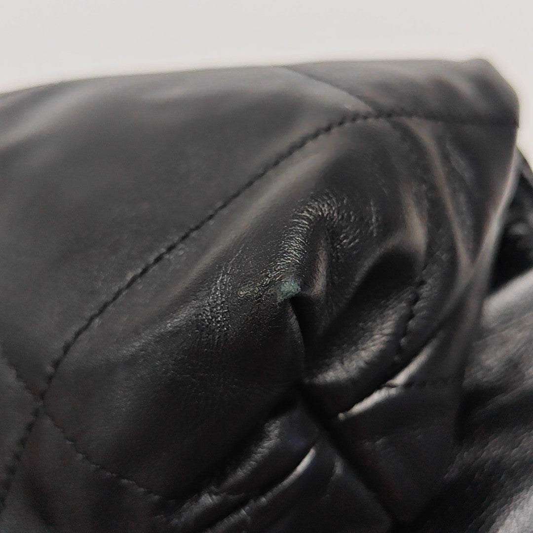CHANEL 22 Small Quilted Calfskin Black