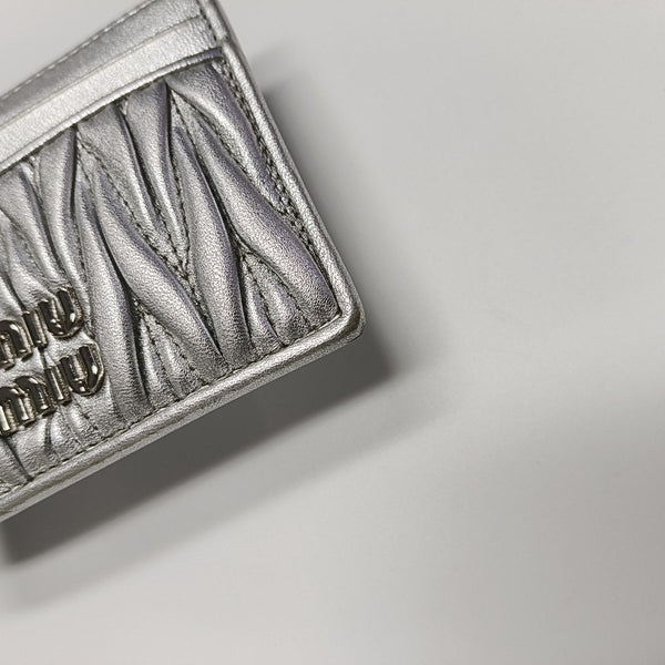 Matelassé Quilted Lambskin Silver Card Holder
