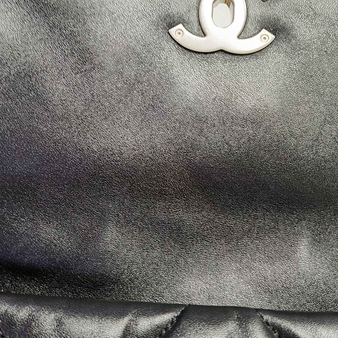 CHANEL 19 Small Quilted Lambskin Black
