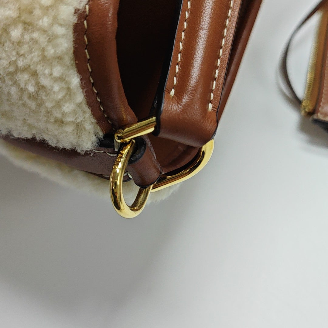 BUCKET 16 Sheepskin Beige