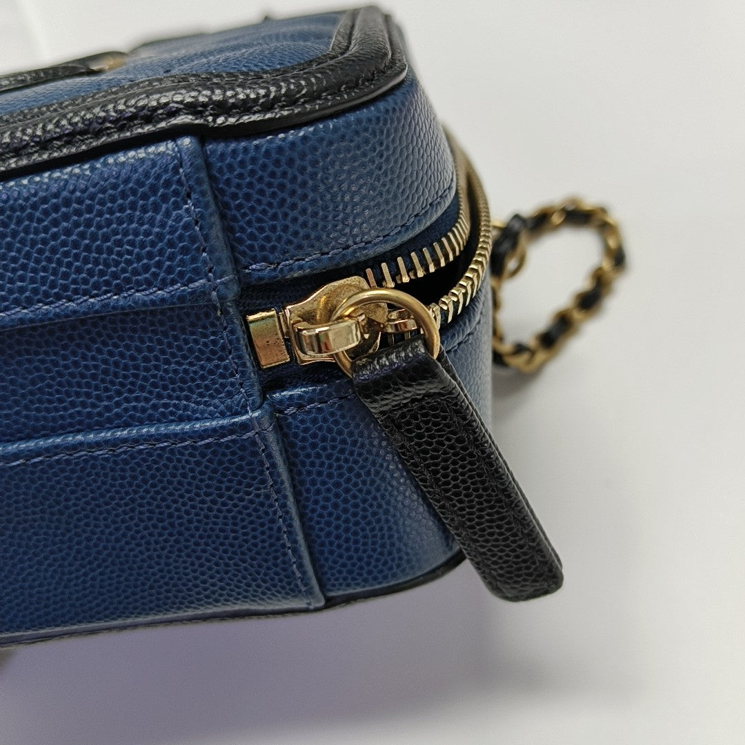 FILIGREE Small Quilted Grained Calfskin Blue