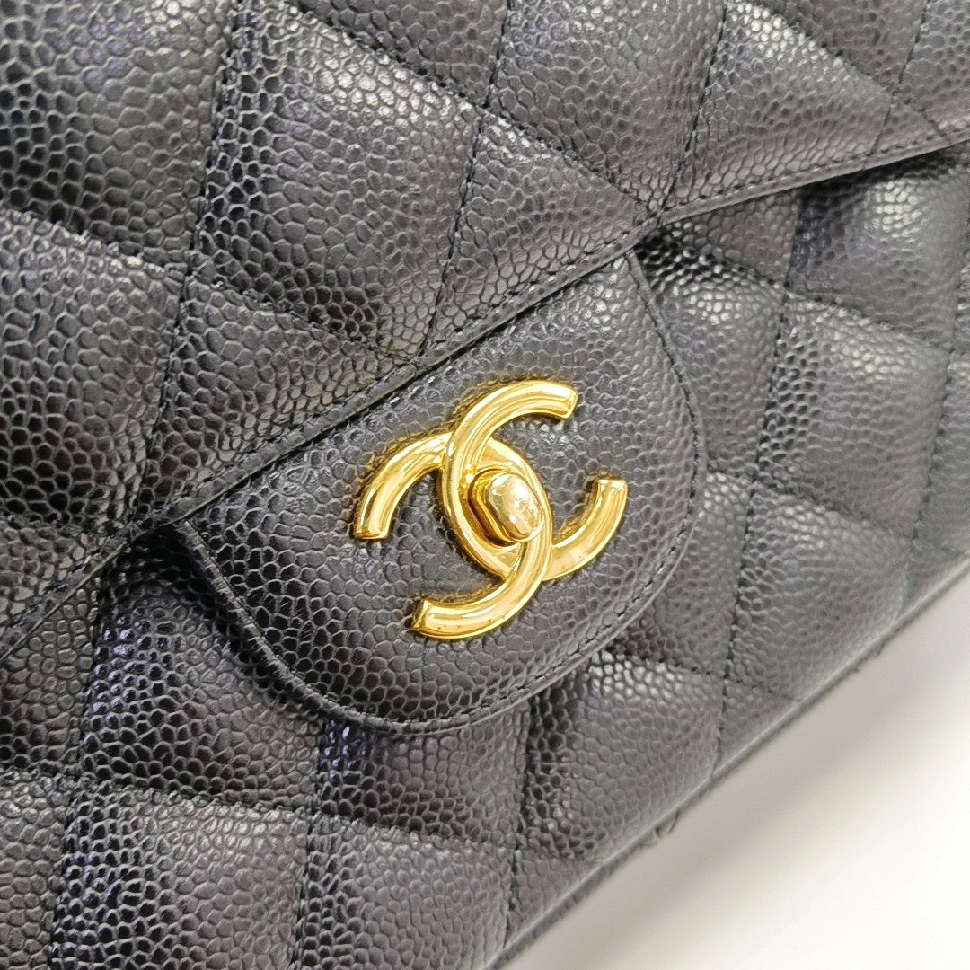 CLASSIC FLAP Jumbo Quilted Grained Calfskin Black
