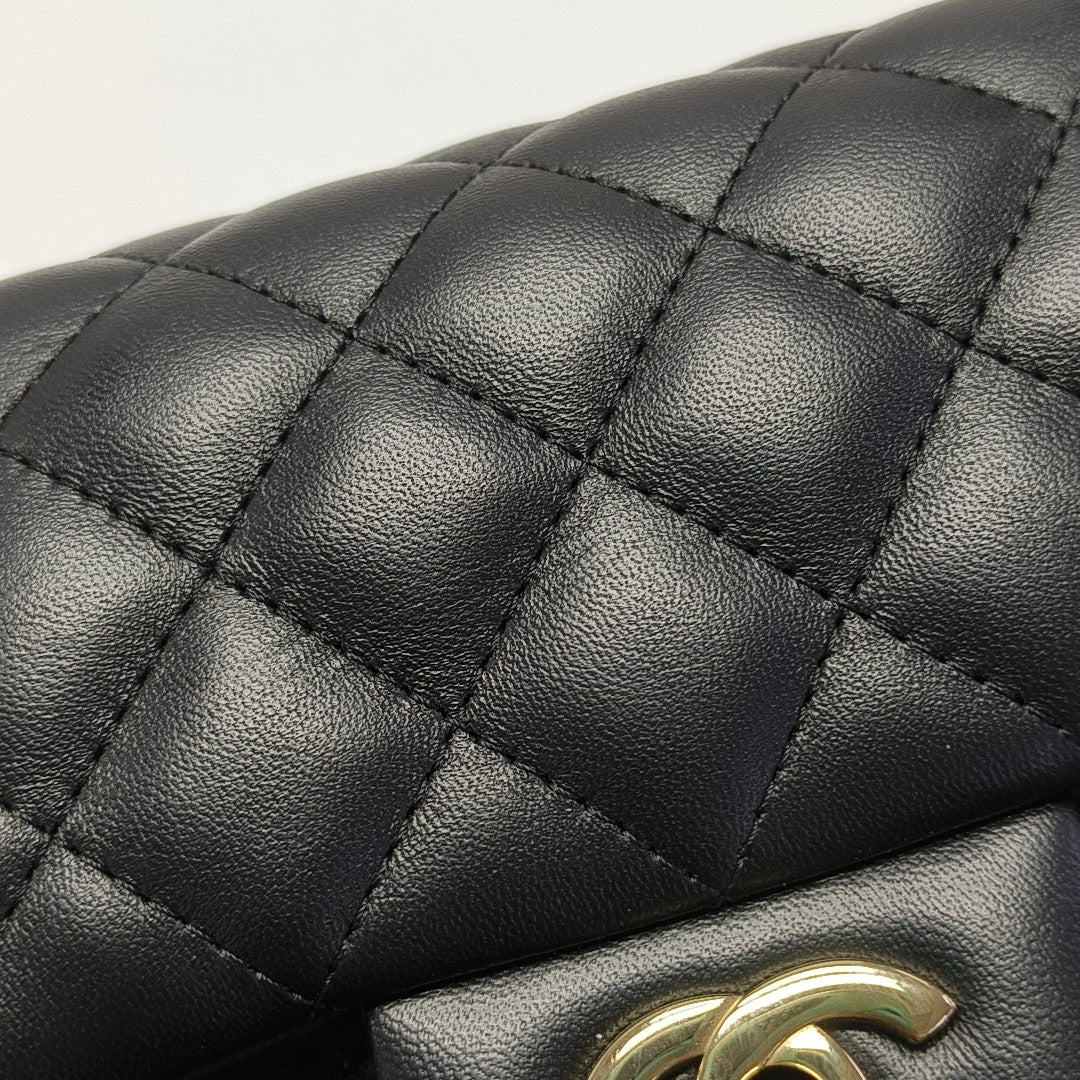 CLASSIC FLAP Mini Quilted Lambskin Black