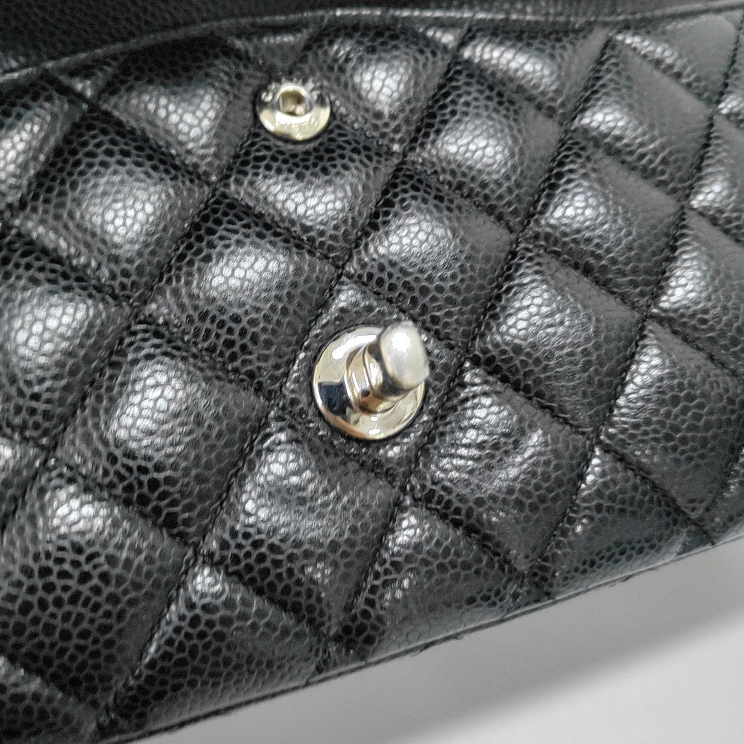 CLASSIC FLAP Medium Quilted Grained Calfskin Black