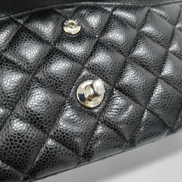 CLASSIC FLAP Medium Quilted Grained Calfskin Black