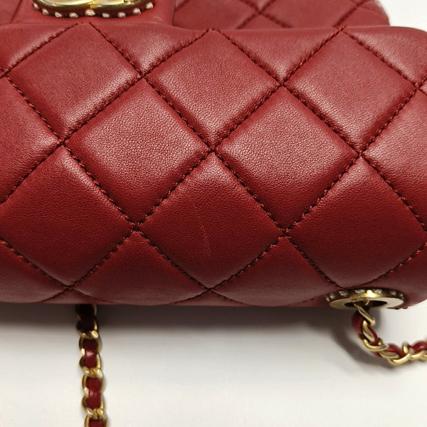 Authenticated pre-owned  CLASSIC FLAP Quilted Lambskin Red - Shoulder Bag at Looply