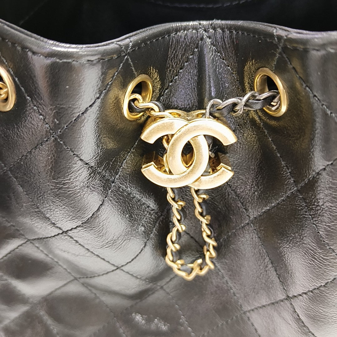 CHANEL 25 Small Quilted Calfskin Black
