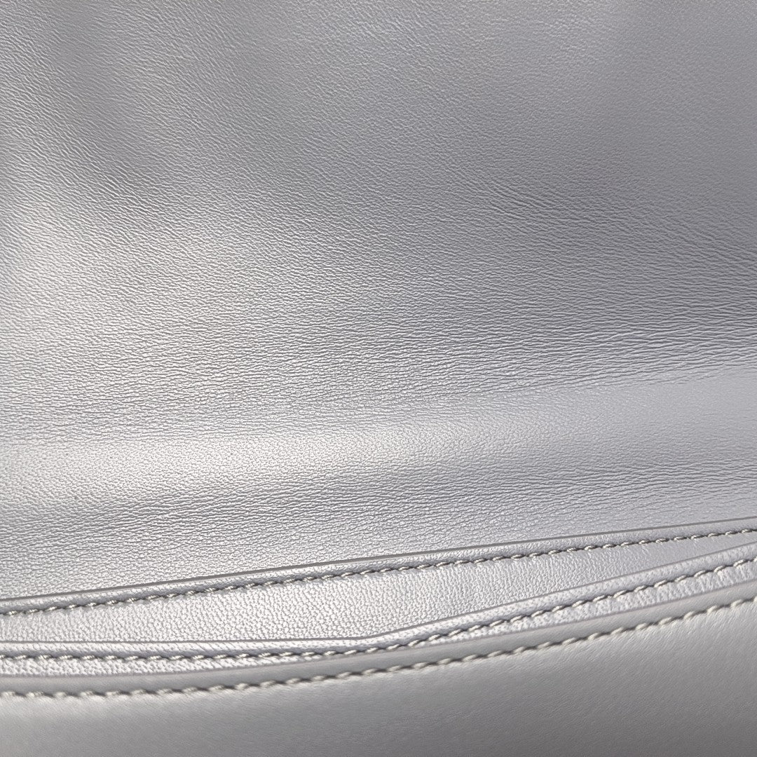Calfskin Medium Gray