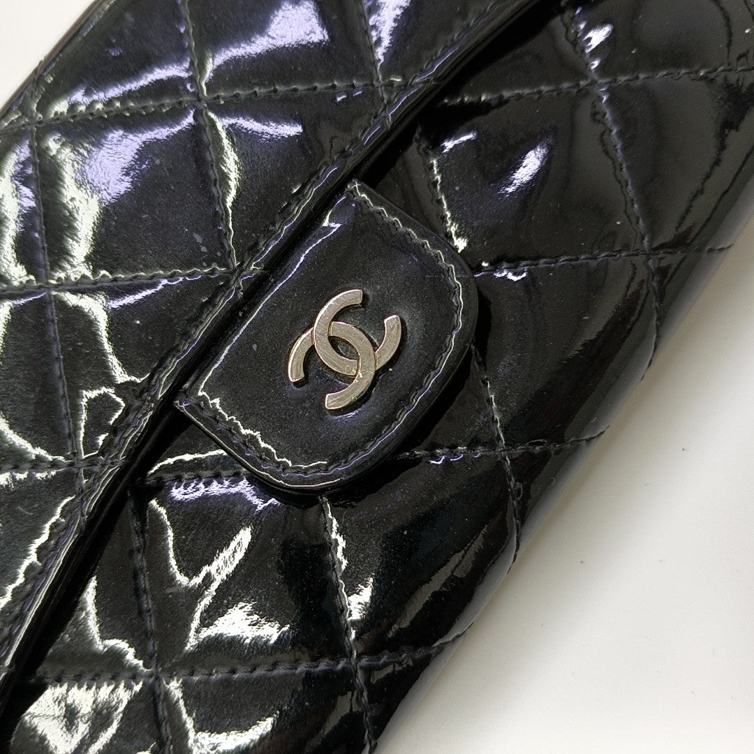 CLASSIC FLAP Mini Quilted Patent Leather Black Wallet