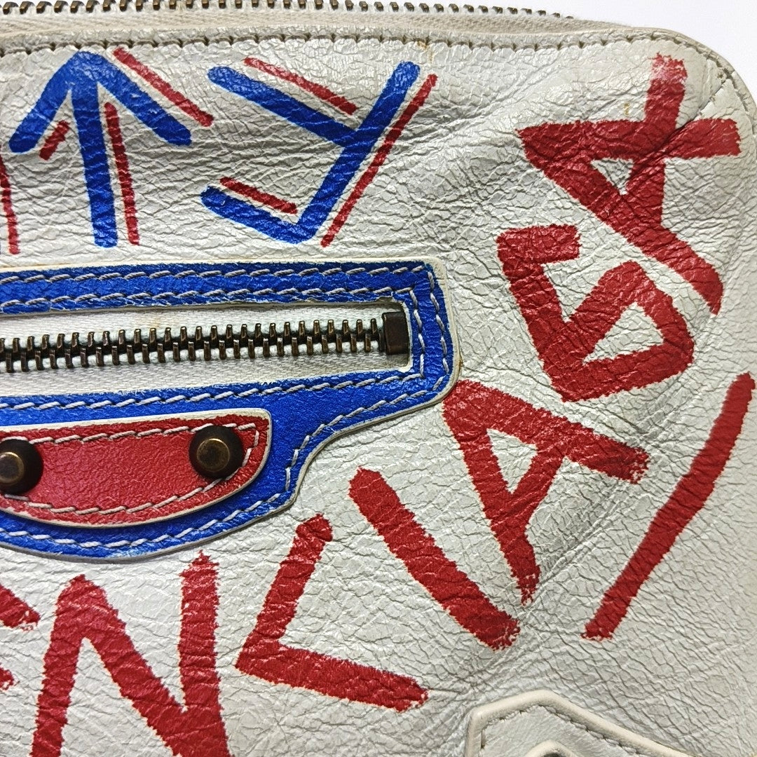 Authenticated pre-owned  Classic City Lambskin White - Shoulder Bag at Looply