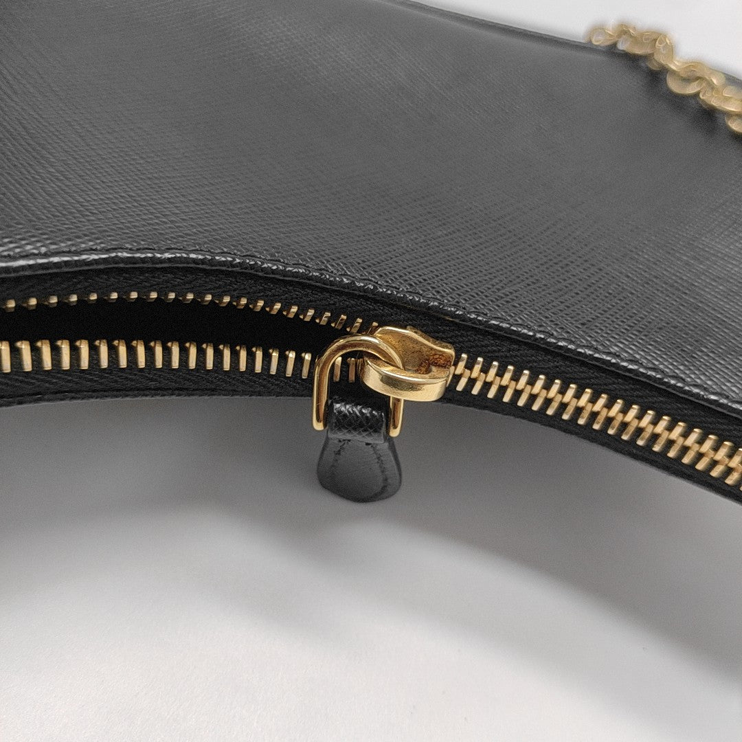 Re-Edition2005 Saffiano Calfskin Black