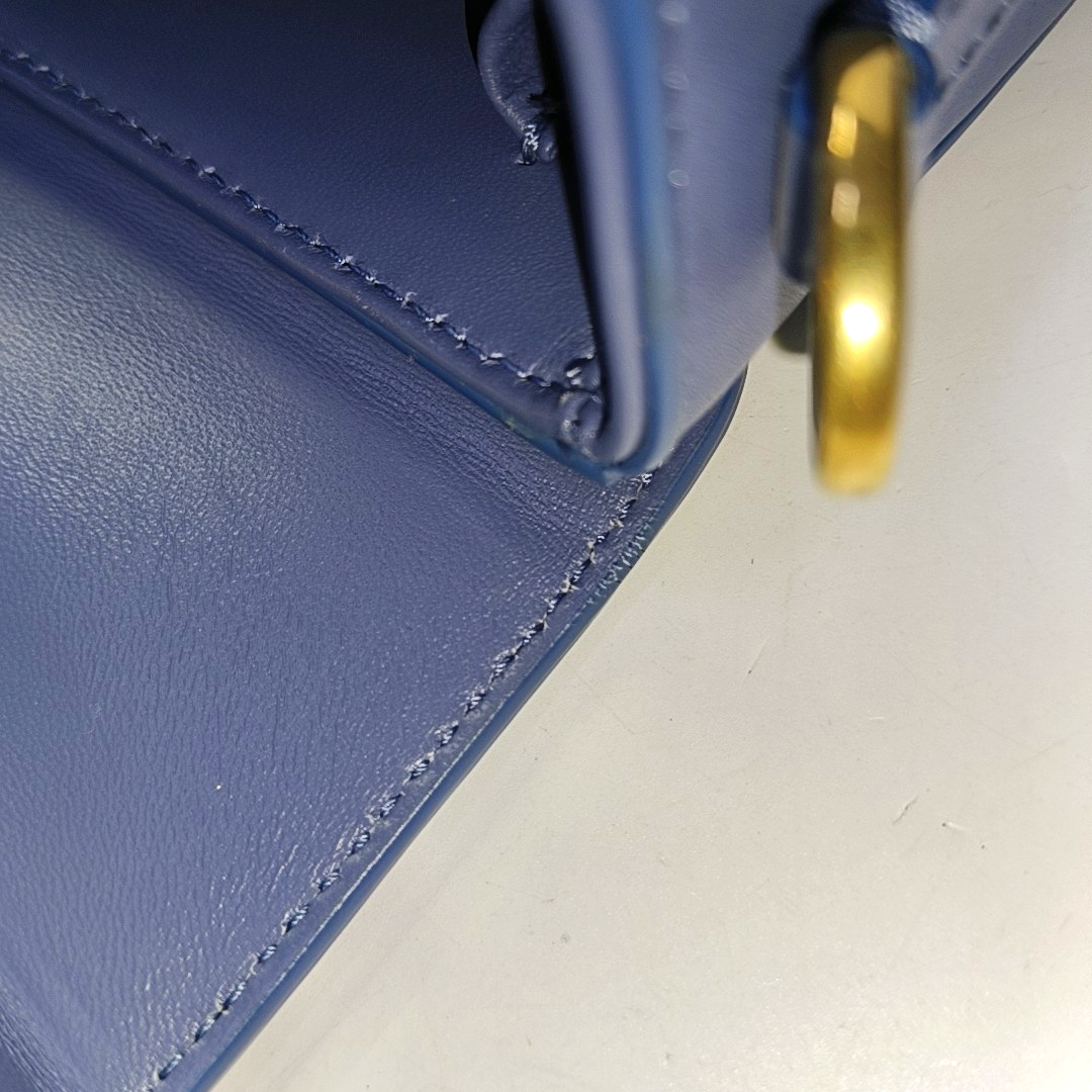 Authenticated pre-owned  30 Montaigne Calfskin Blue - Shoulder Bag at Looply