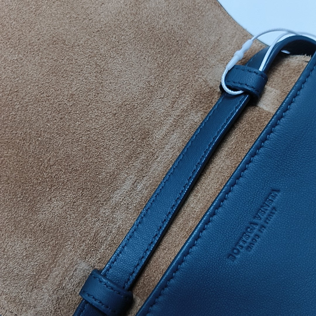 Cross-Body Bag Calfskin Green