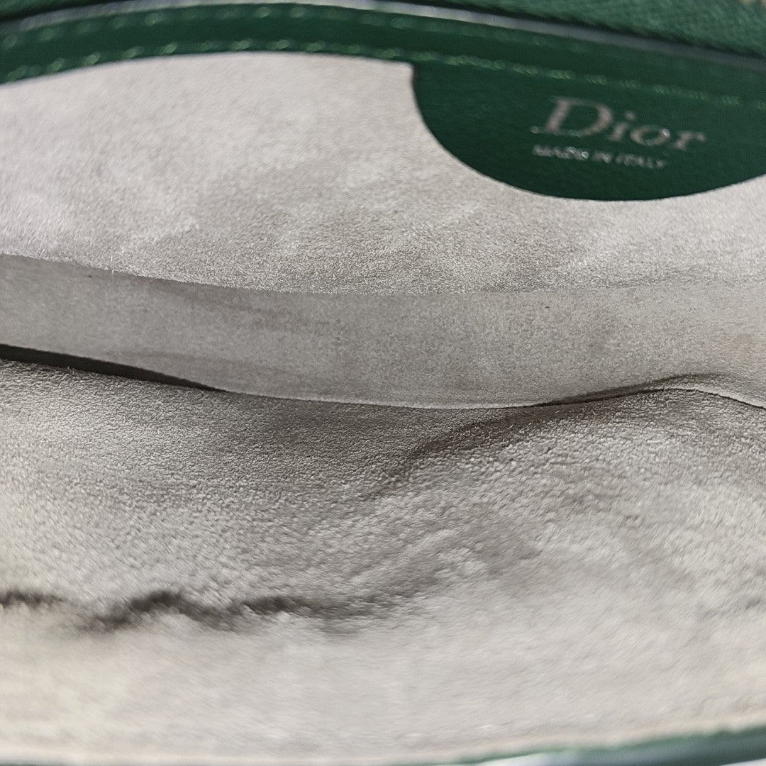 Saddle Medium Calfskin Green
