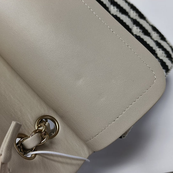 Bolso Flap Clásico Mediano de Tela Acolchada Multicolor