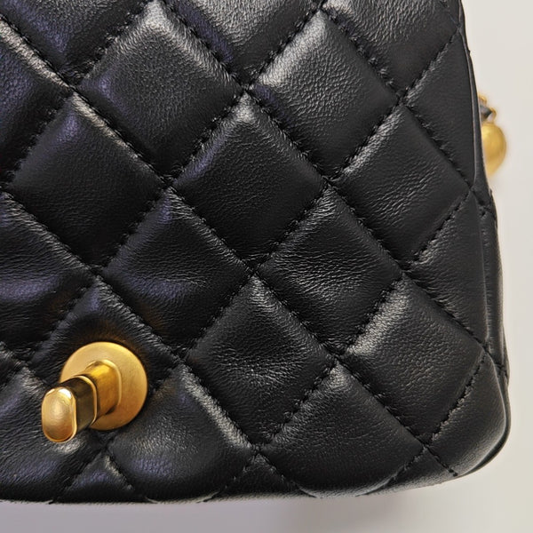 CLASSIC FLAP Mini Quilted Lambskin Black